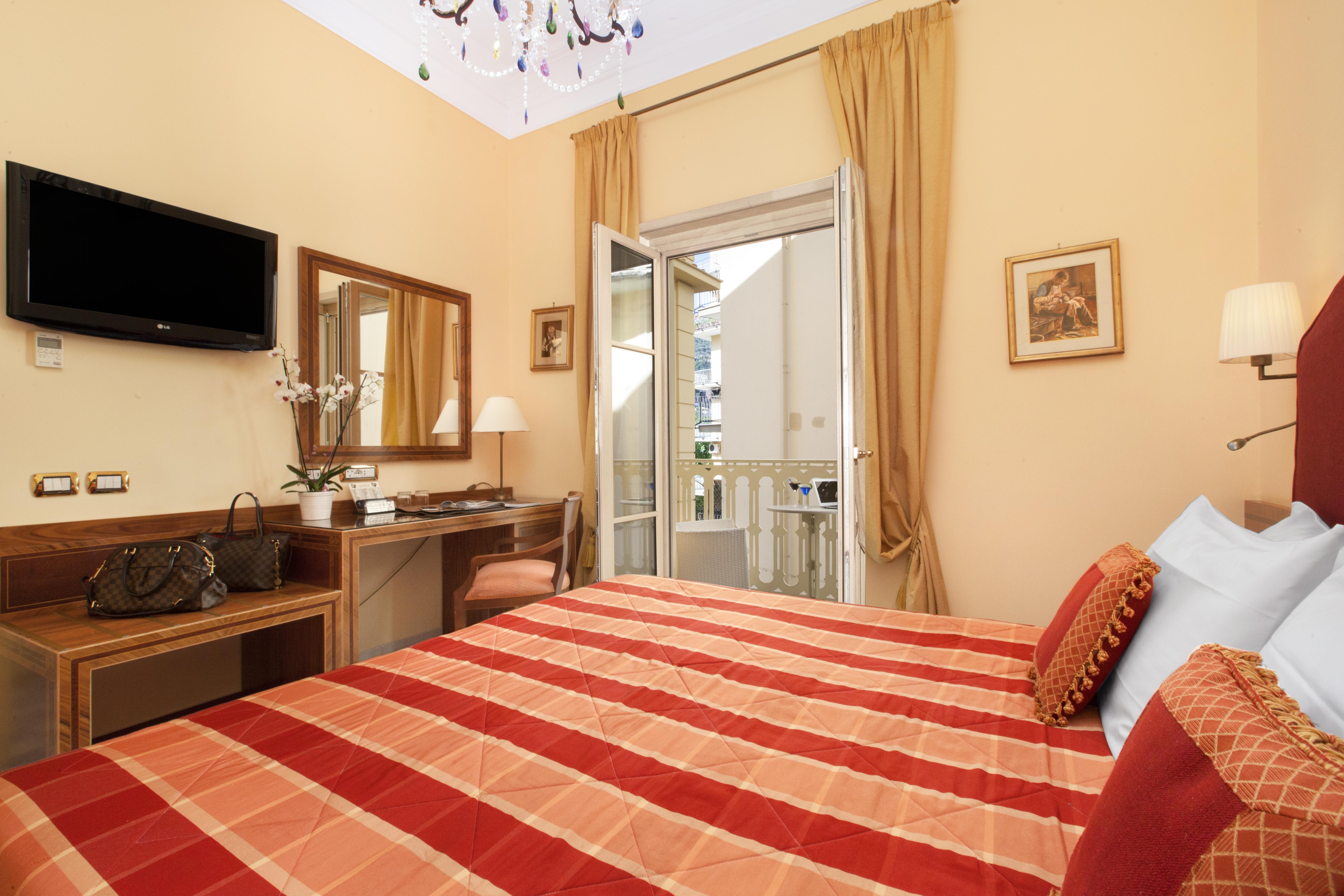 Hotel Antiche Mura Сорренто Екстер'єр фото