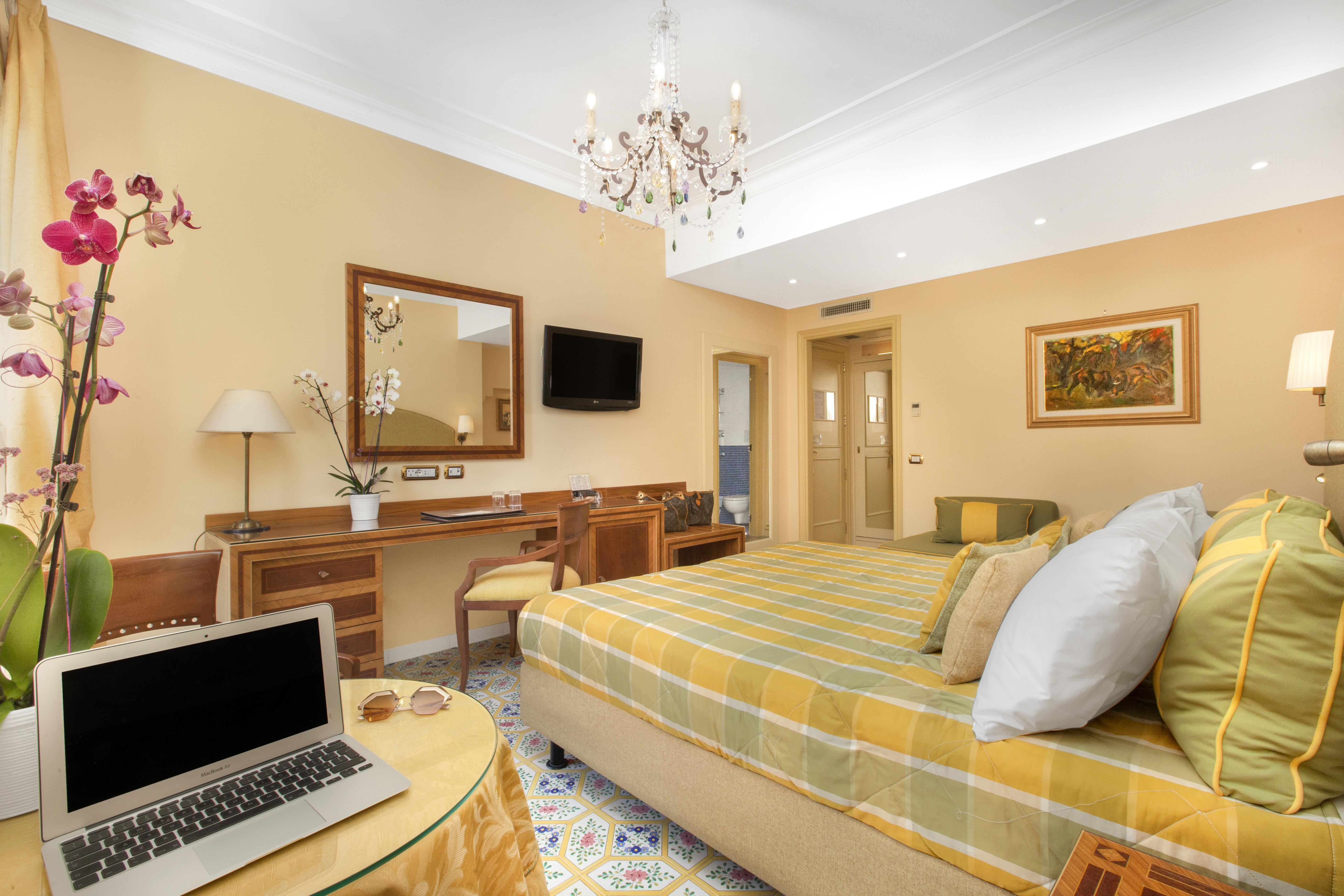 Hotel Antiche Mura Сорренто Екстер'єр фото