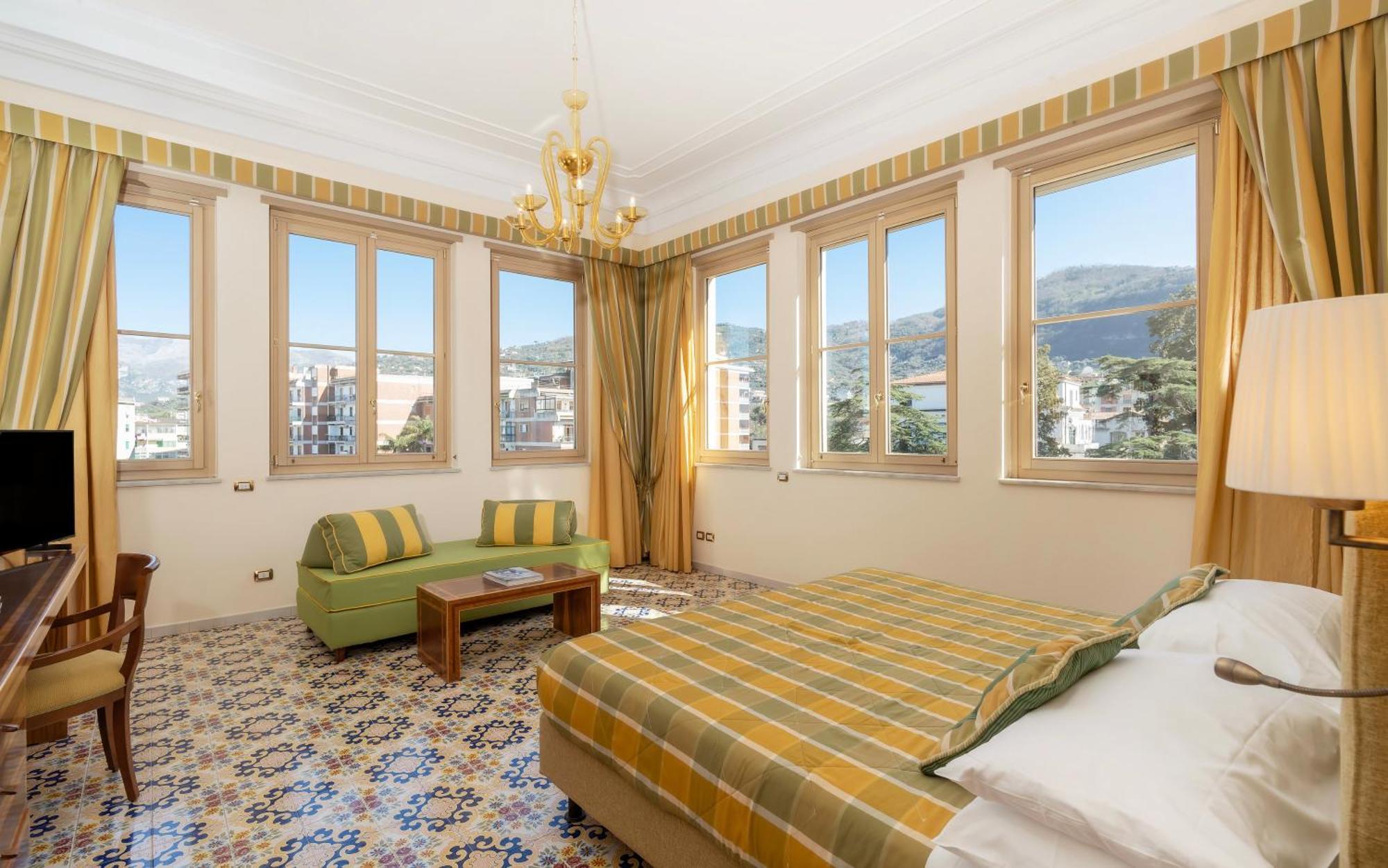 Hotel Antiche Mura Сорренто Екстер'єр фото