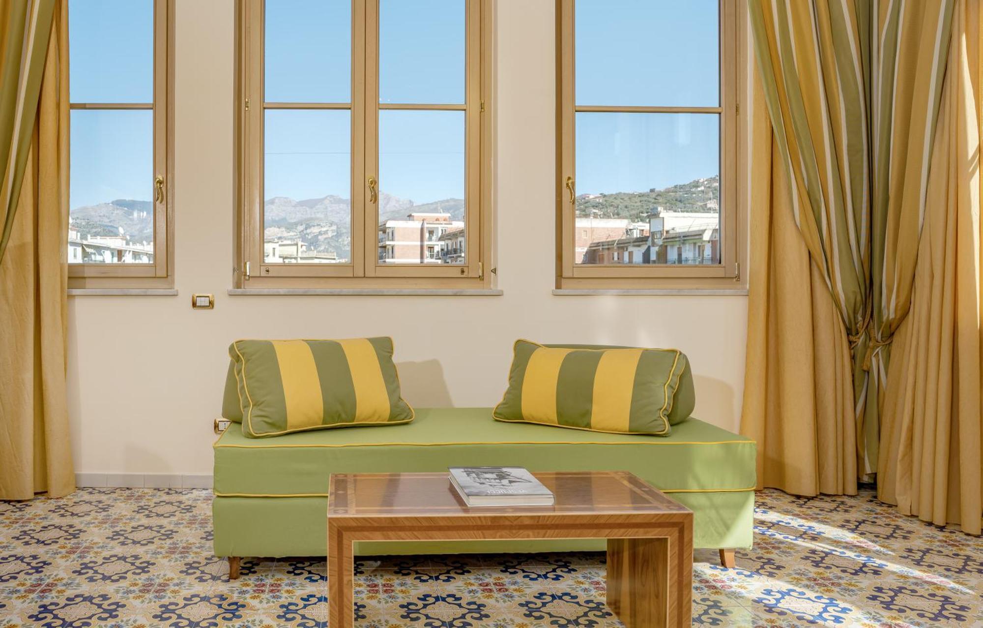 Hotel Antiche Mura Сорренто Екстер'єр фото