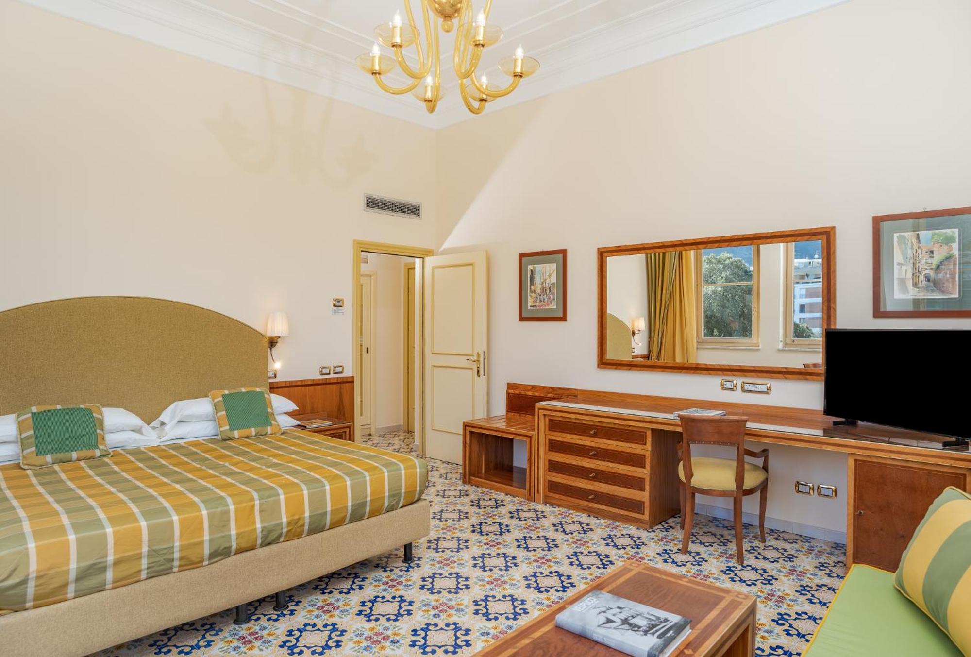 Hotel Antiche Mura Сорренто Екстер'єр фото