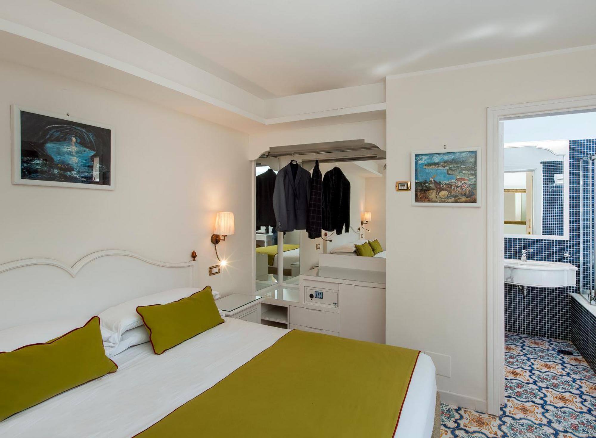 Hotel Antiche Mura Сорренто Екстер'єр фото