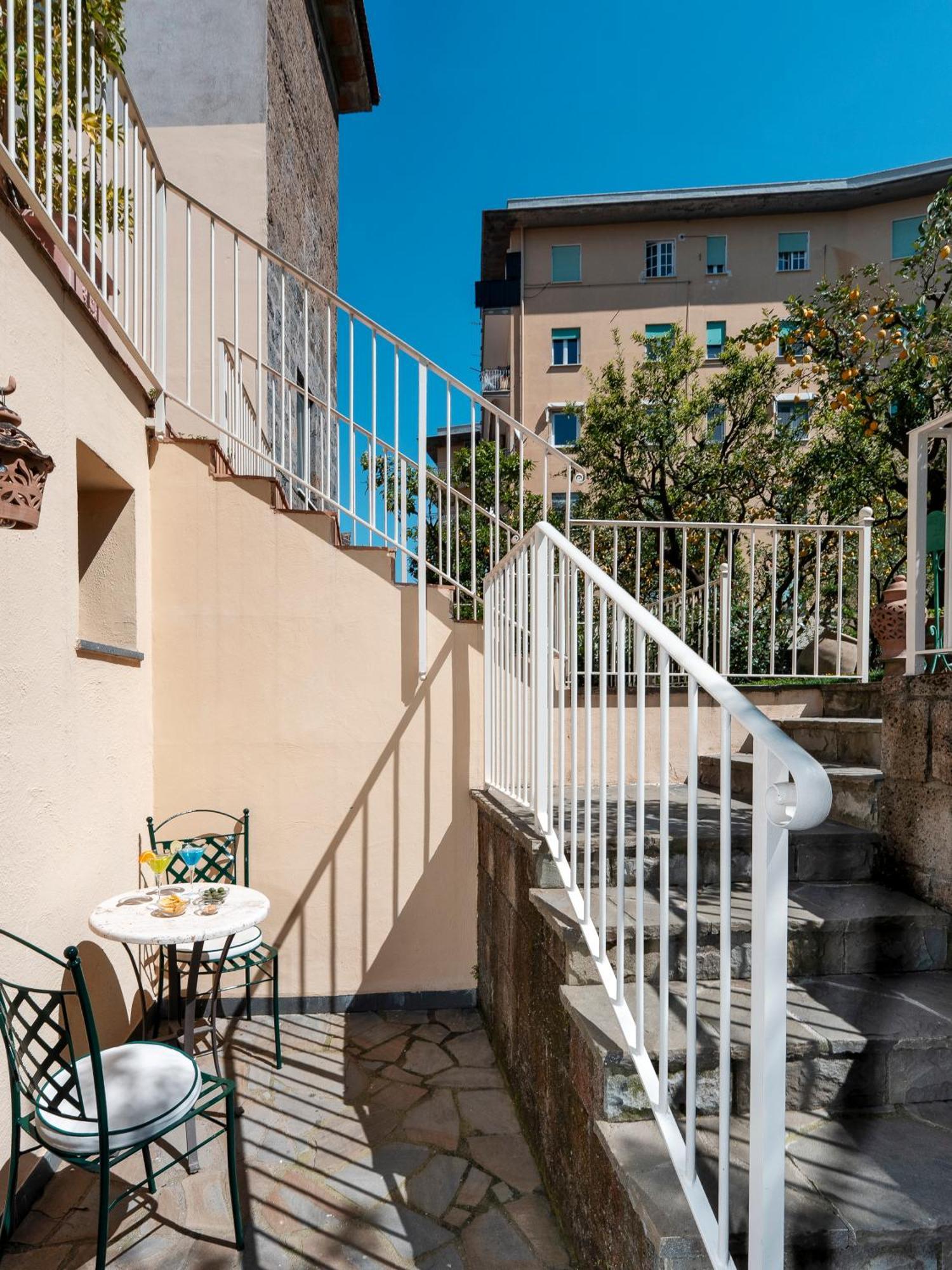 Hotel Antiche Mura Сорренто Екстер'єр фото