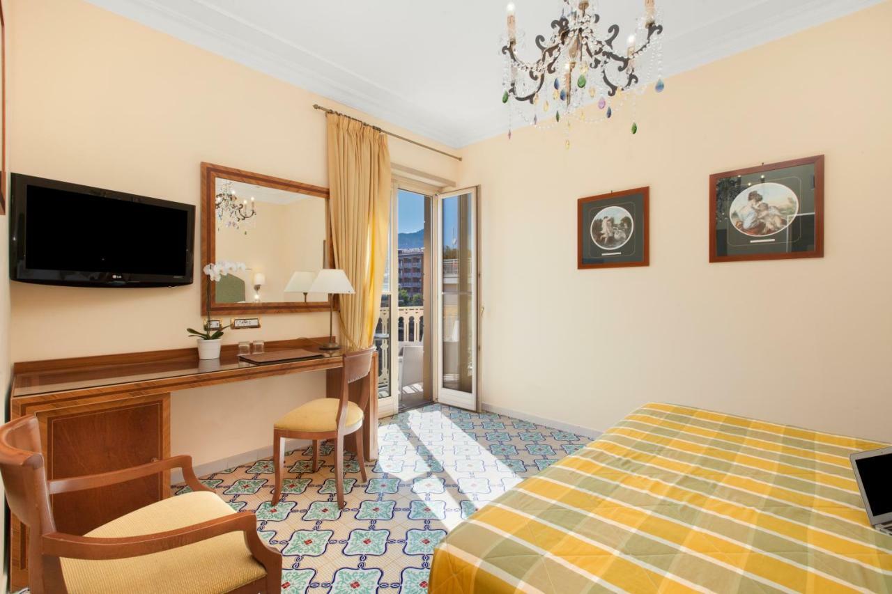 Hotel Antiche Mura Сорренто Екстер'єр фото