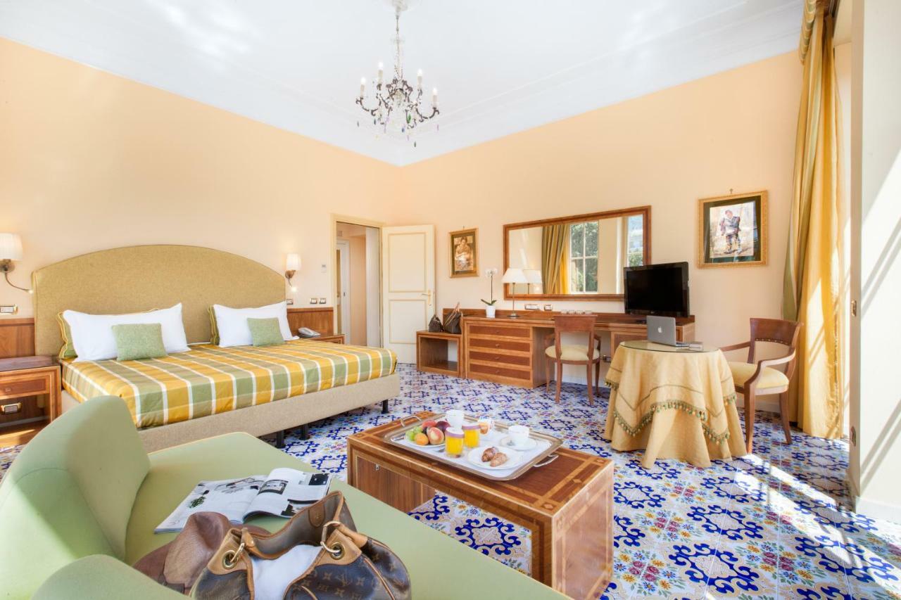 Hotel Antiche Mura Сорренто Екстер'єр фото