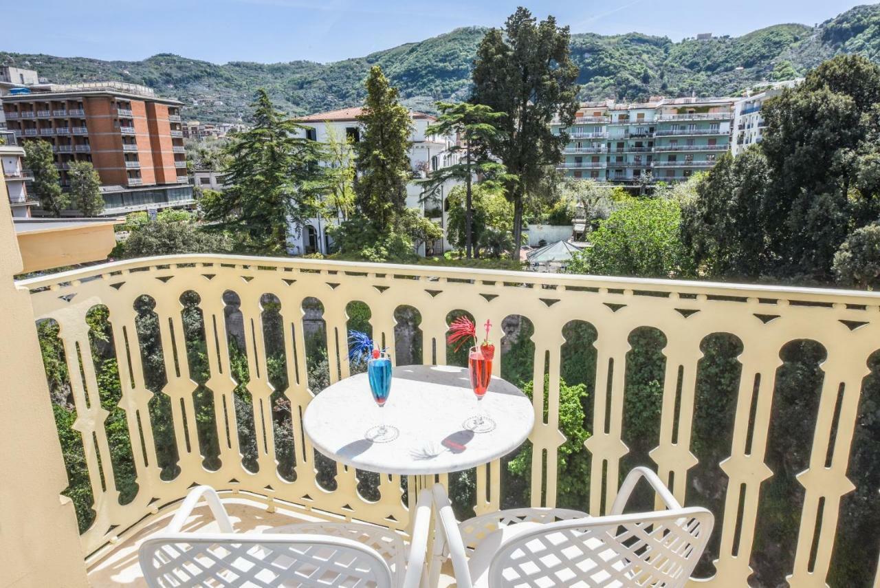 Hotel Antiche Mura Сорренто Екстер'єр фото