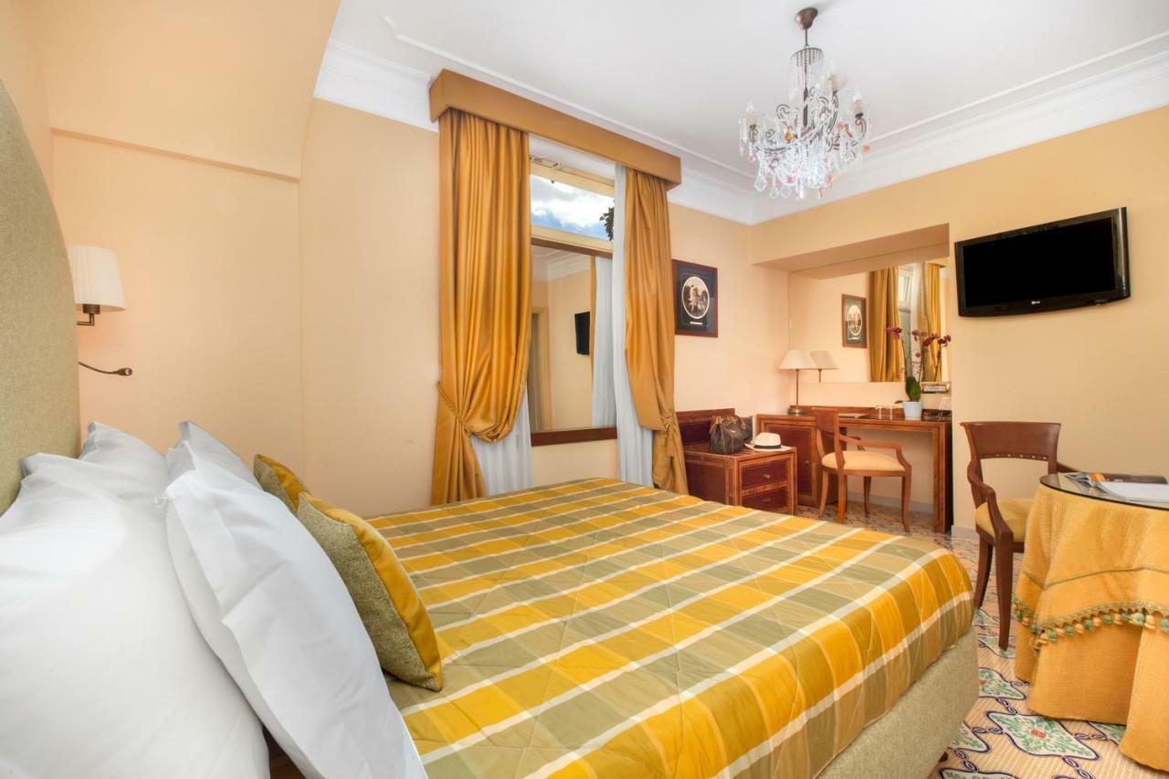 Hotel Antiche Mura Сорренто Екстер'єр фото